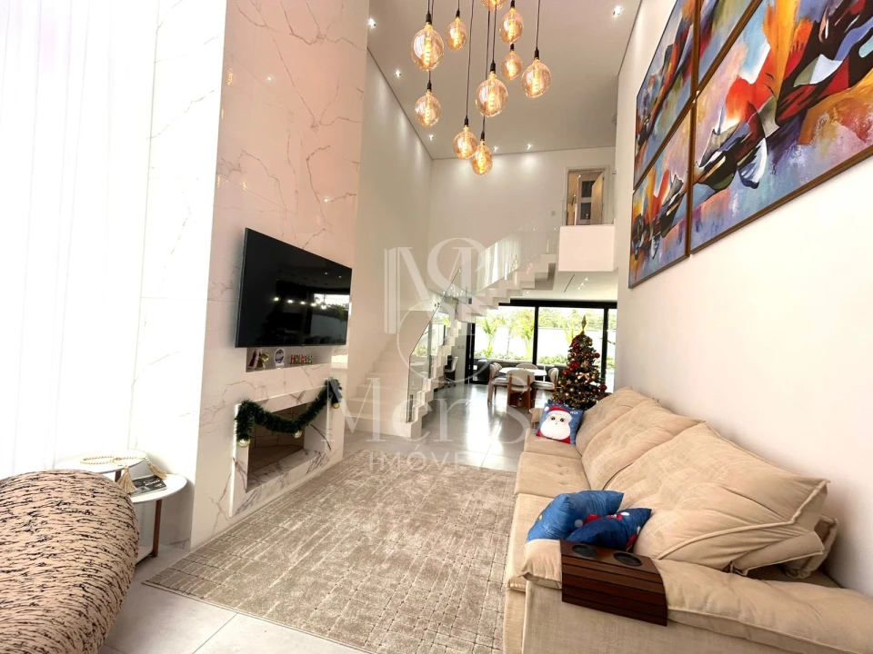 Sobrado com 3 suites no Alphaville