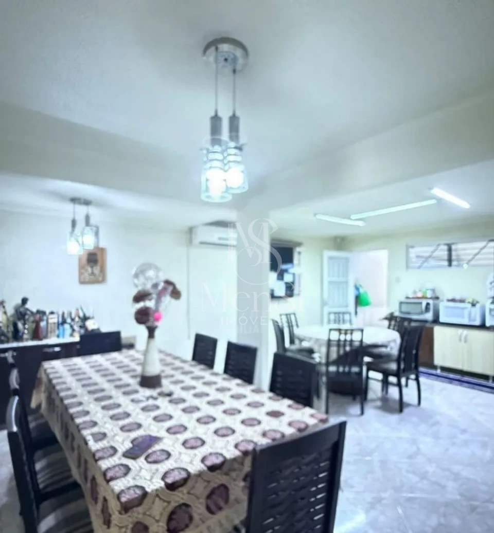 Casa 4 dormitórios - Cachoeirinha