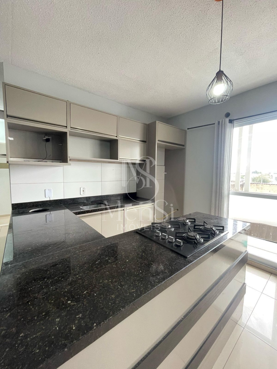 APARTAMENTO 2 DORMITÓRIOS - CAMBRUZZI