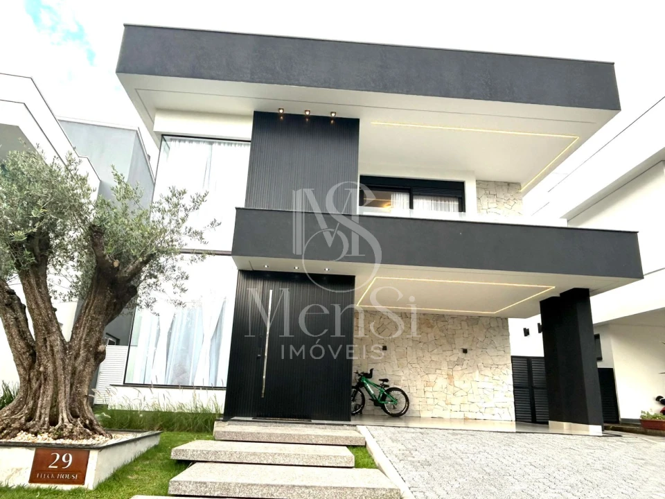 Sobrado com 3 suites no Alphaville