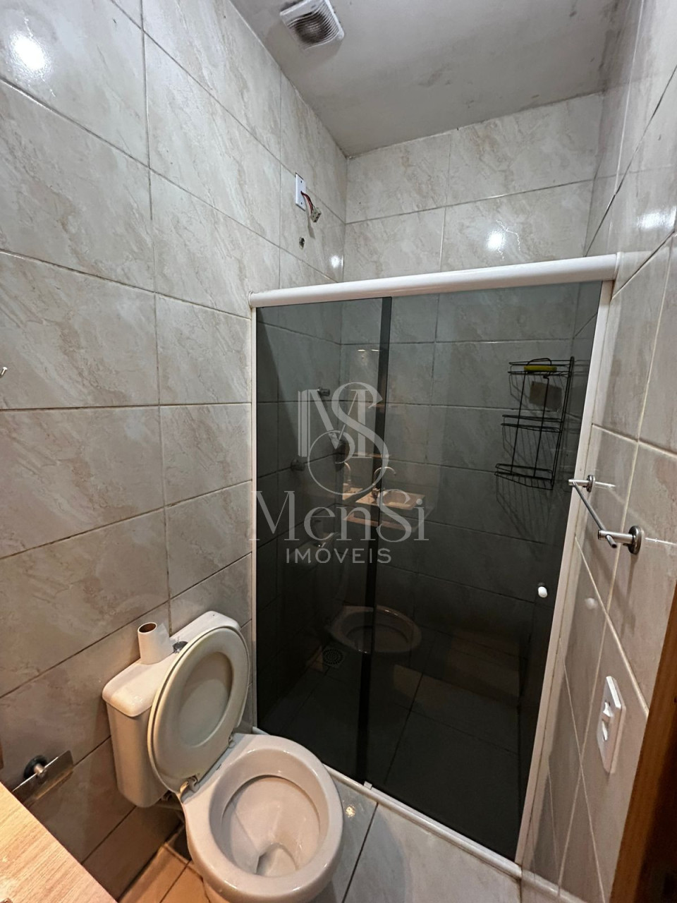 CASA SEMI MOBILIADA PARA LOCAÇÃO