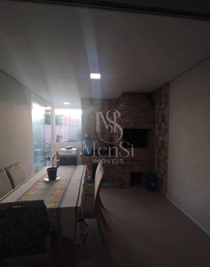 Casa com loja comercial
