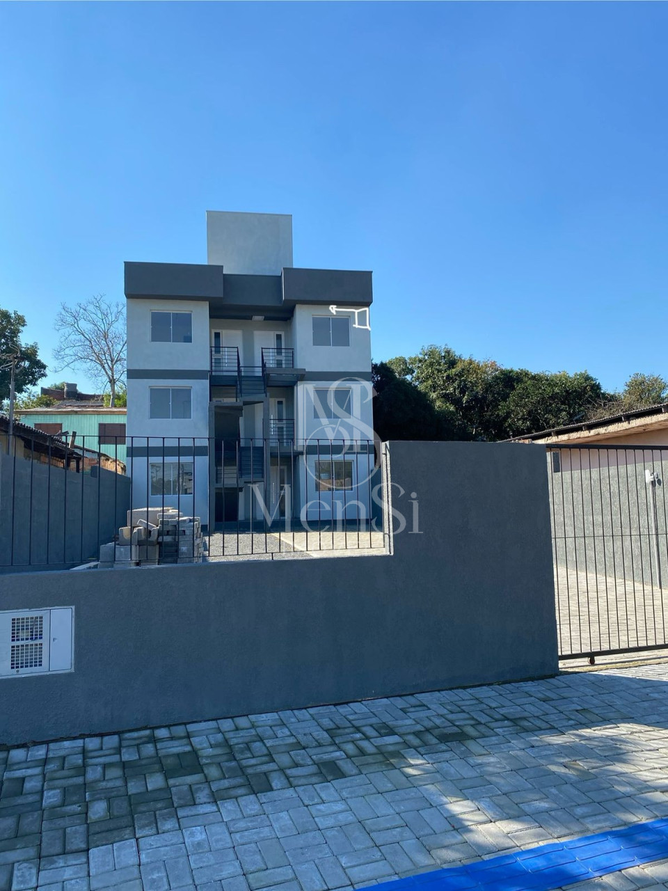APARTAMENTO 2 DORMITÓRIOS - CENTRO