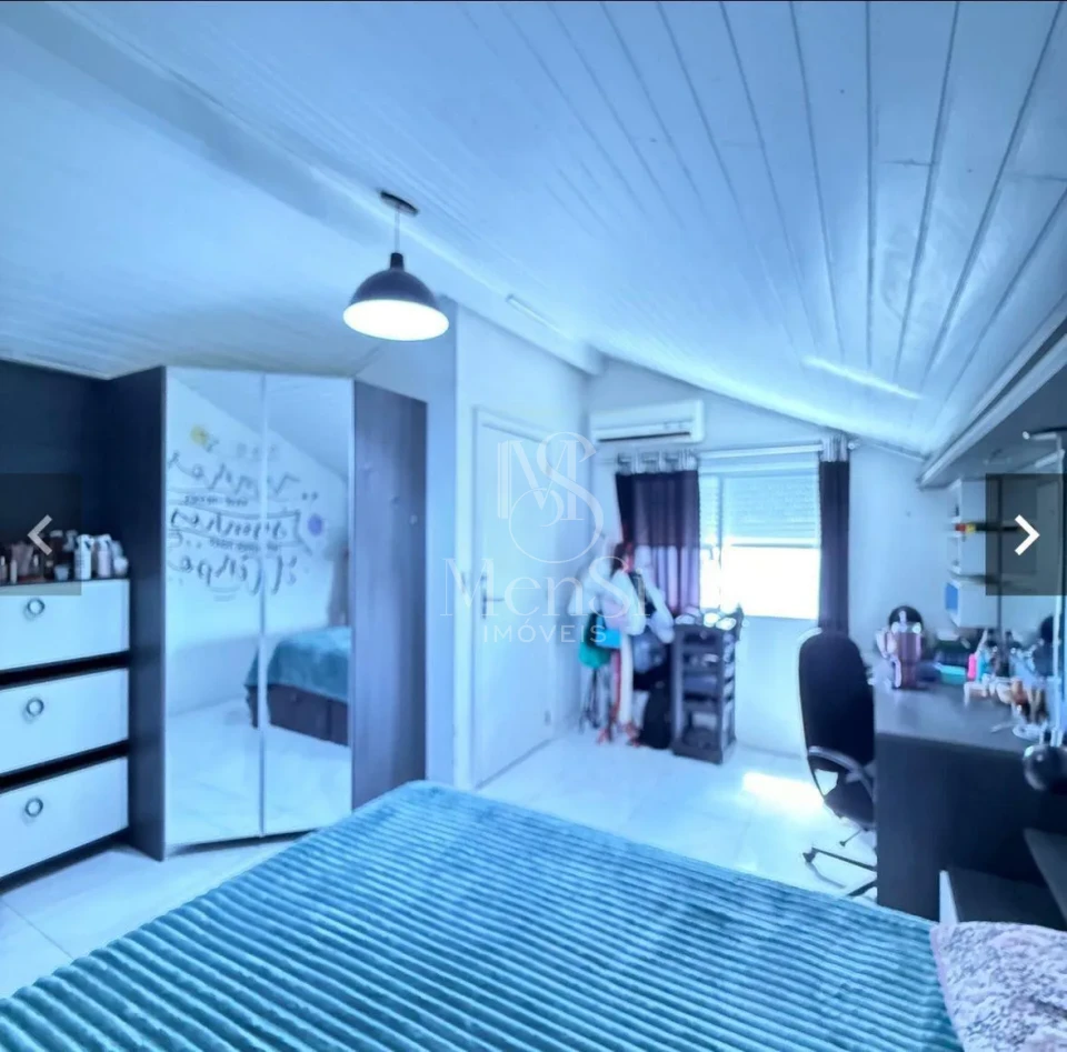 Casa 4 dormitórios - Cachoeirinha