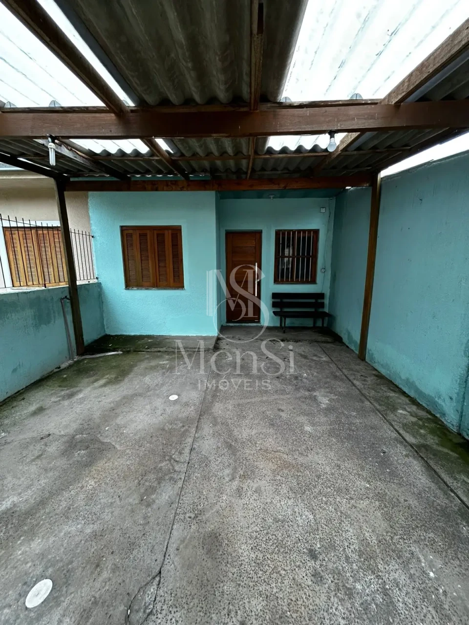 CASA SEMI MOBILIADA PARA LOCAÇÃO