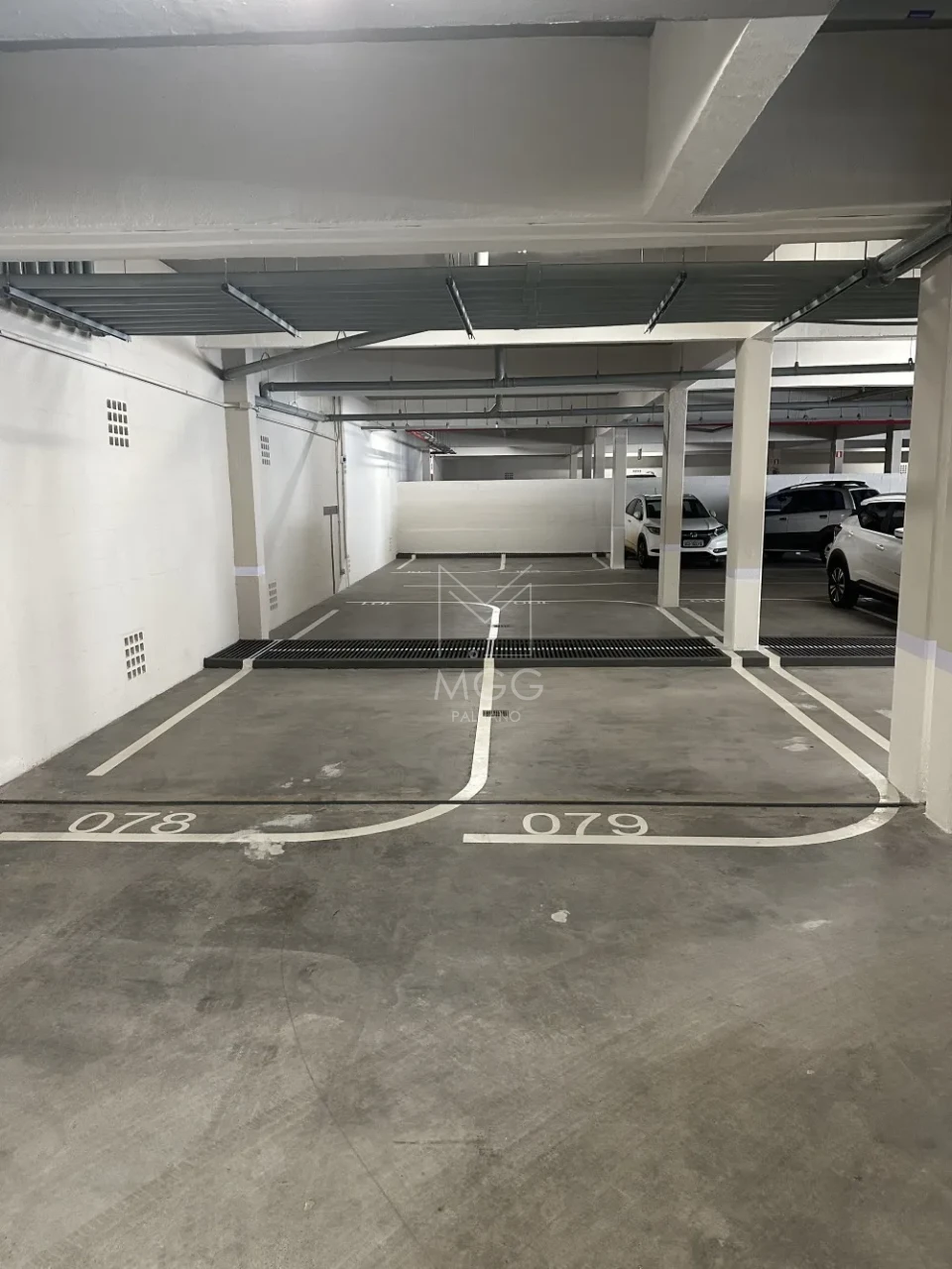 APARTAMENTO EDIFÍCIO HAUSE
