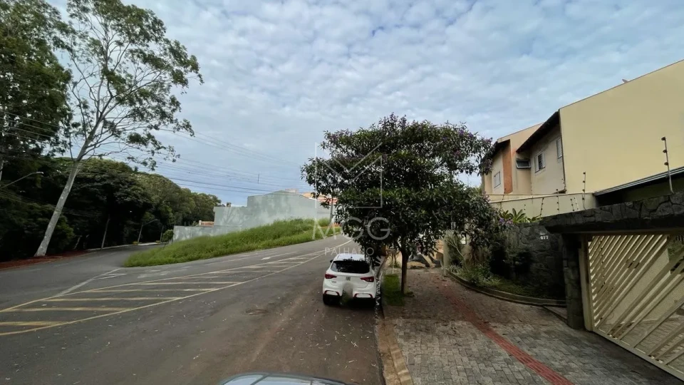 TERRENO PRÓXIMO AV. MARINGÁ