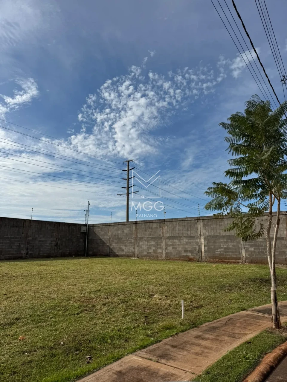 TERRENO CONDOMÍNIO GOLDEN PARK 2