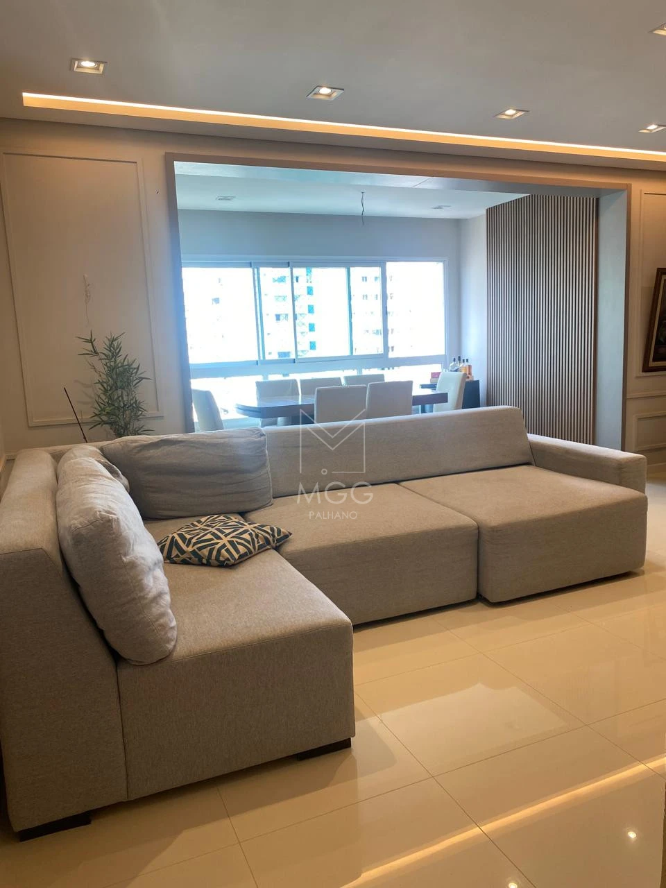 APARTAMENTO EDIFÍCIO ELÉGANCE