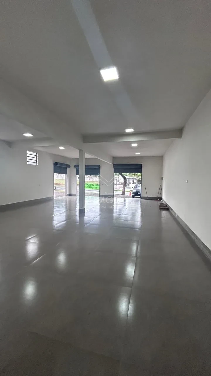 Salão Comercial Amplo com 300m² na Avenida Águia Imperial