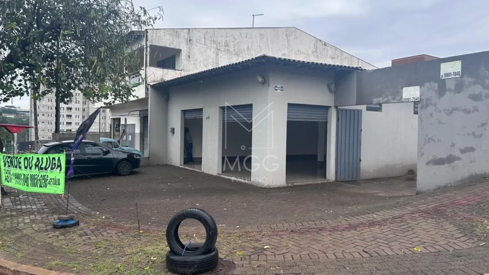 Salão Comercial Amplo com 300m² na Avenida Águia Imperial