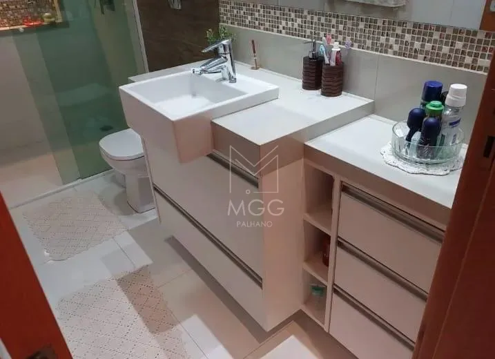 CASA CONDOMÍNIO ARAÇARI