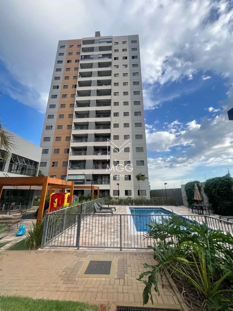 APARTAMENTO EDIFÍCIO CARMEL