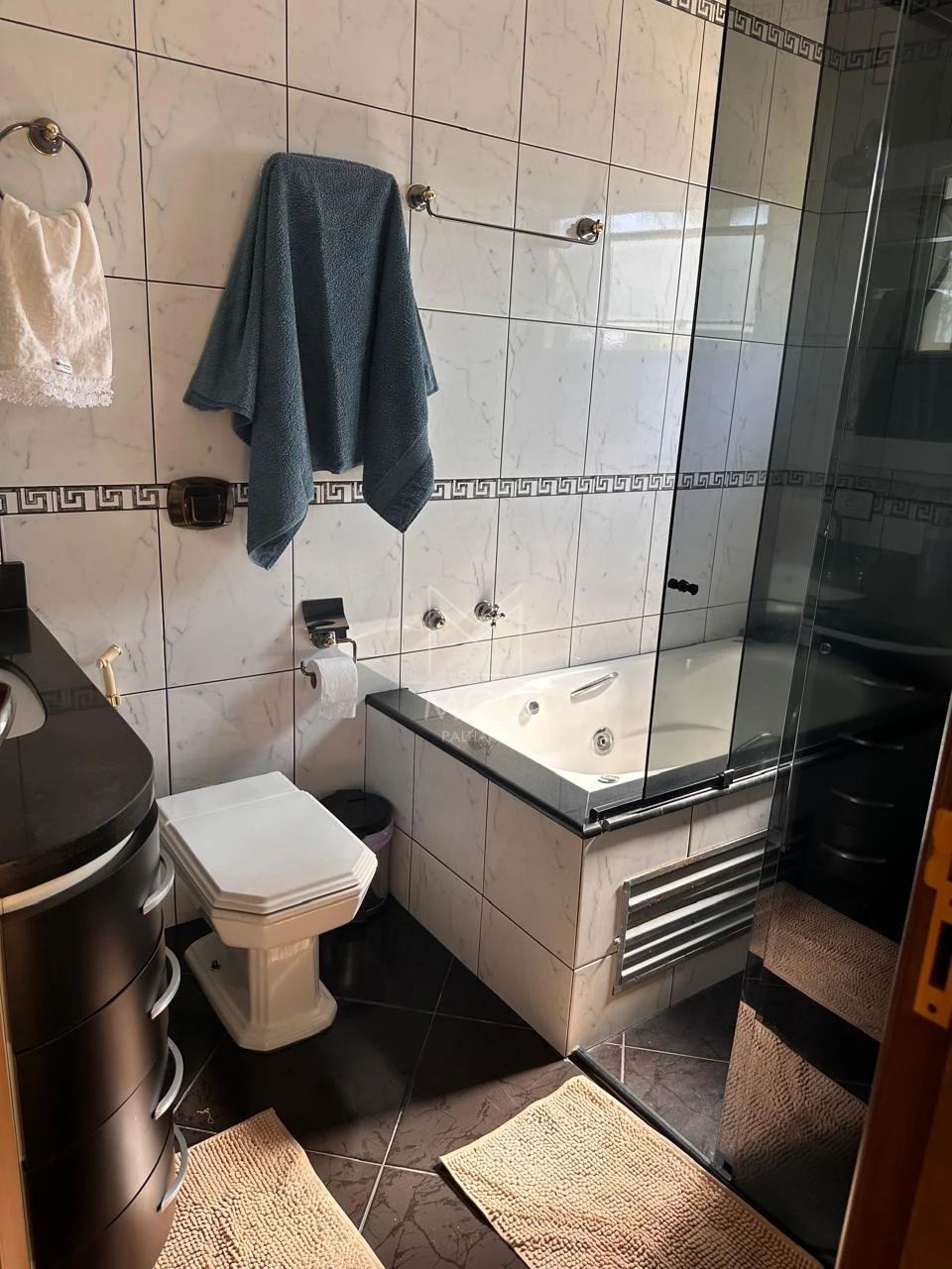 Casa em condomínio Alphaville Jacarandás