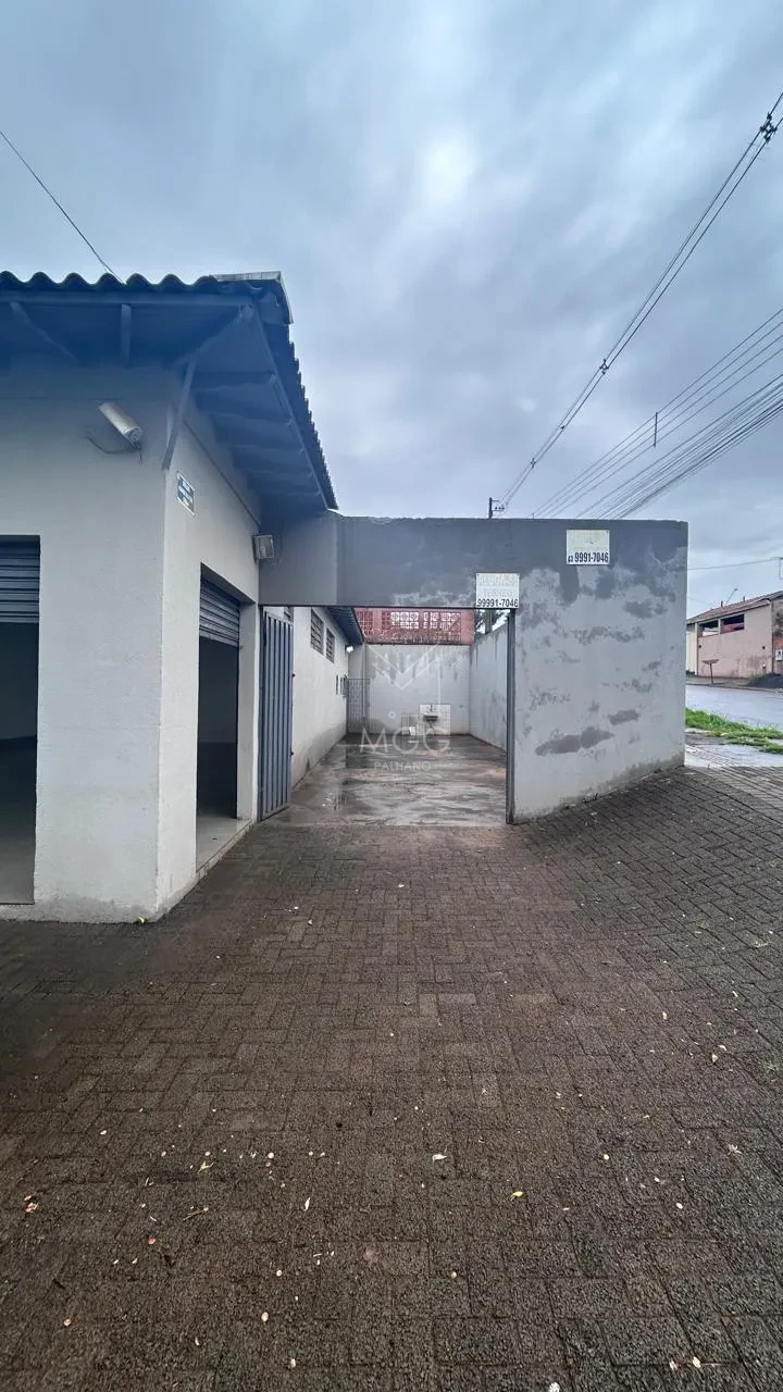Salão Comercial Amplo com 300m² na Avenida Águia Imperial