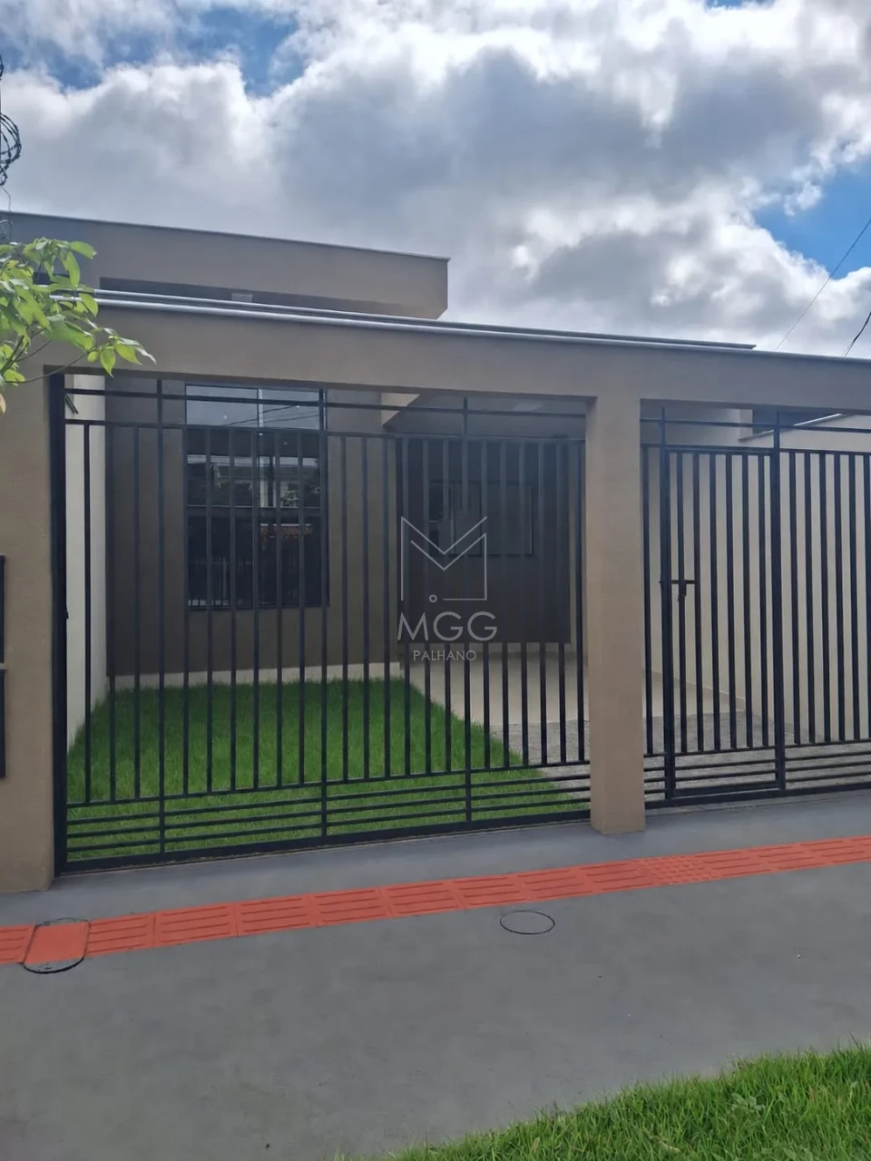 Casa Geminada Jardim Peróla - Zona Leste