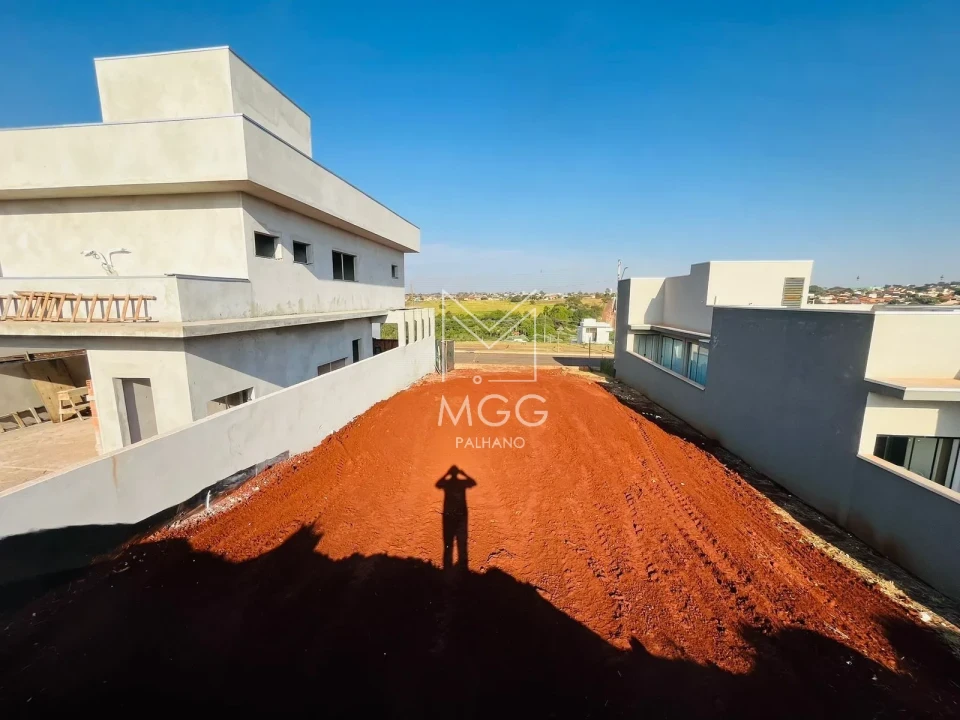 TERRENO CONDOMÍNIO ARAGUARI