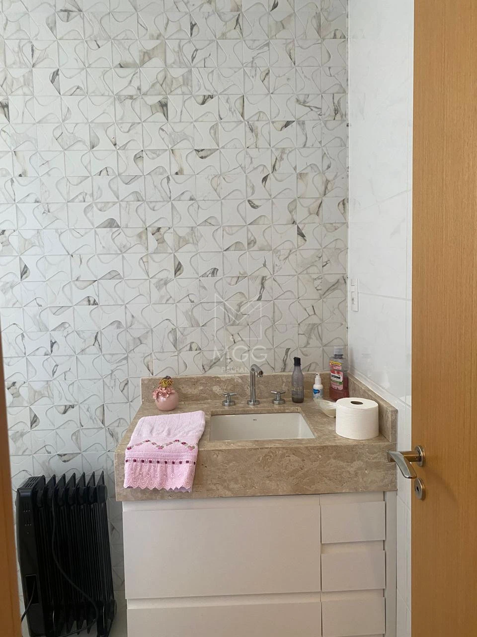 APARTAMENTO EDIFÍCIO ELÉGANCE