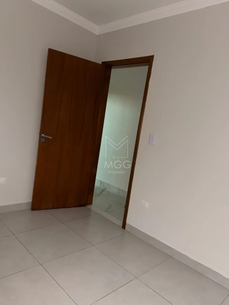 CASA JARDIM MILTON MENEZES - PRÓXIMO AV. ROBERT KOCH