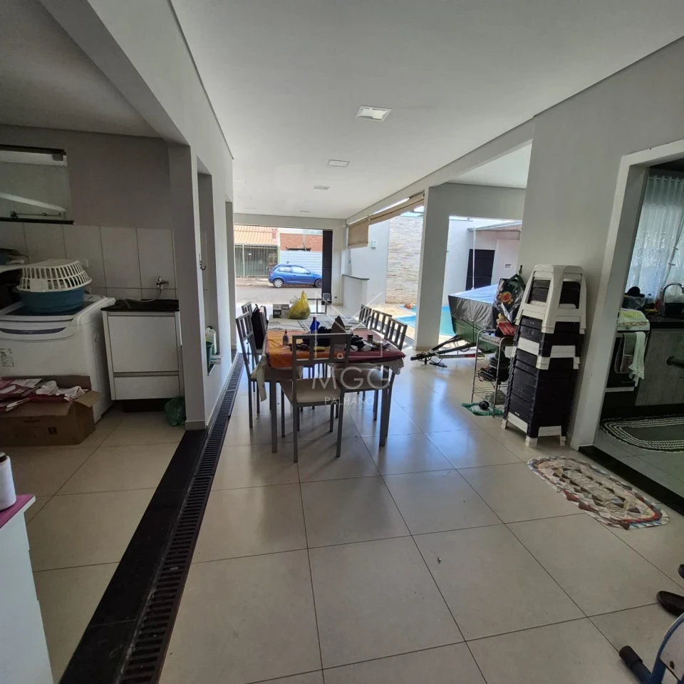 Casa à venda no Jd. Cafezal