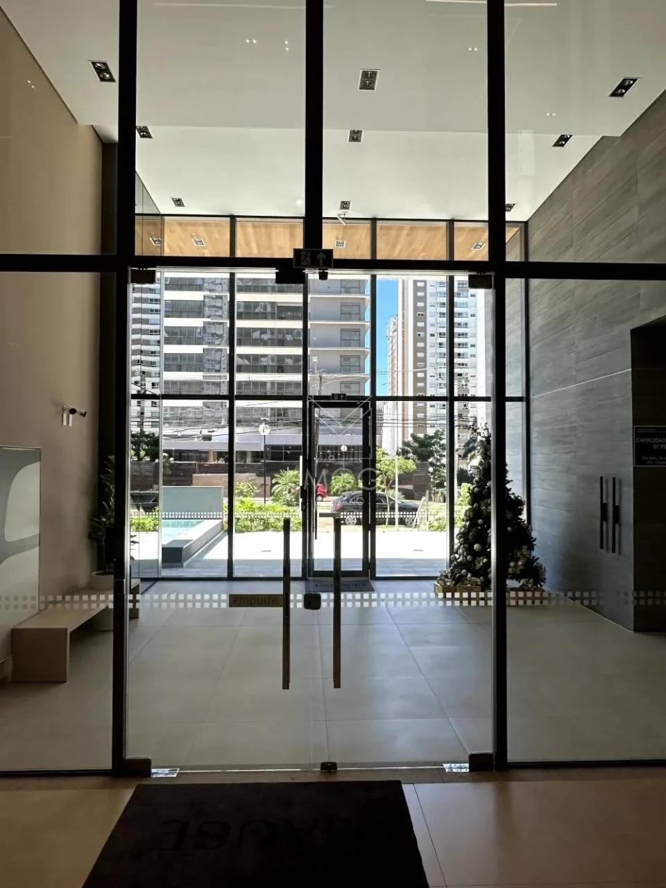 APARTAMENTO EDIFÍCIO HAUSE