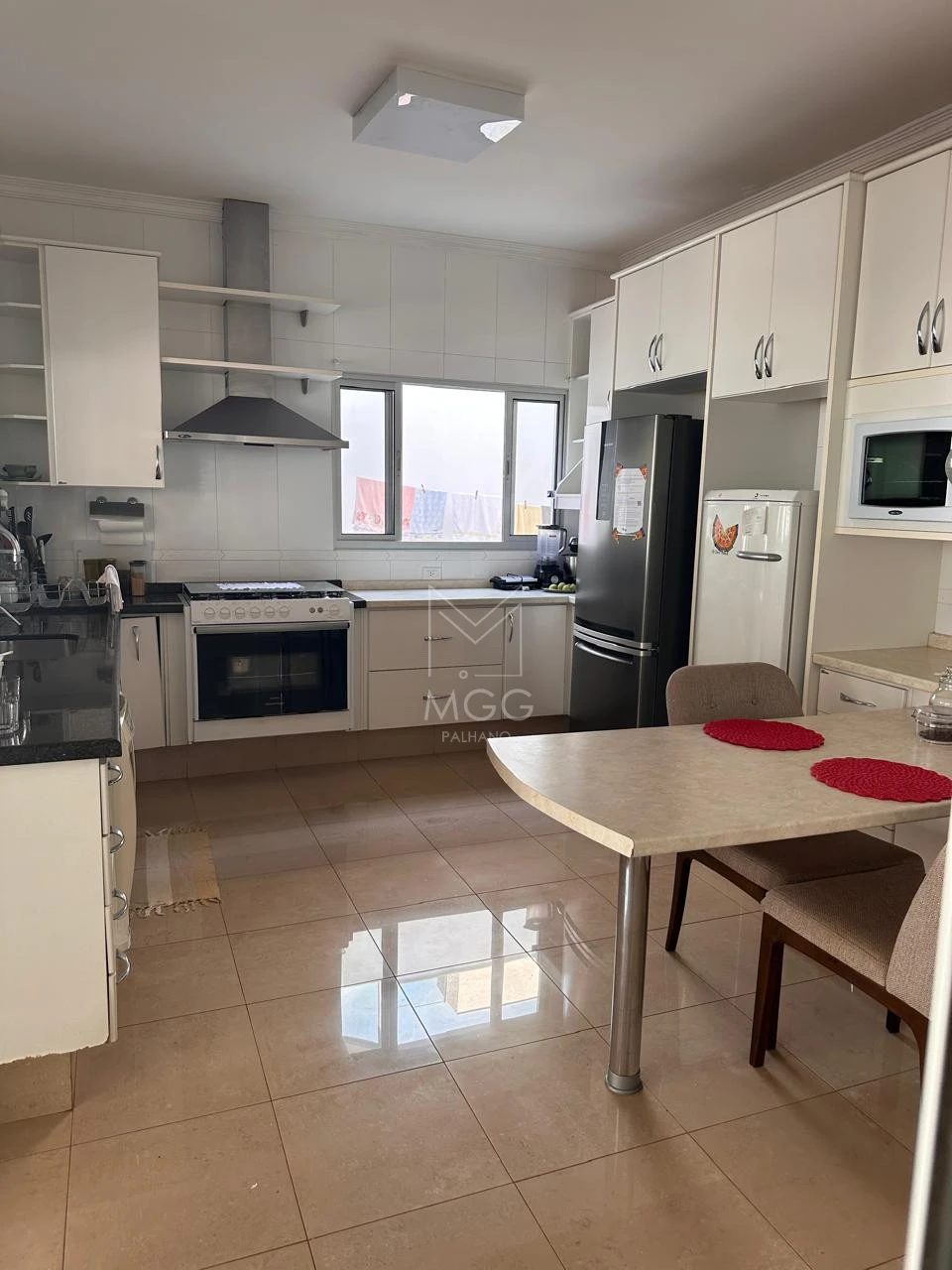 Casa em condomínio Alphaville Jacarandás