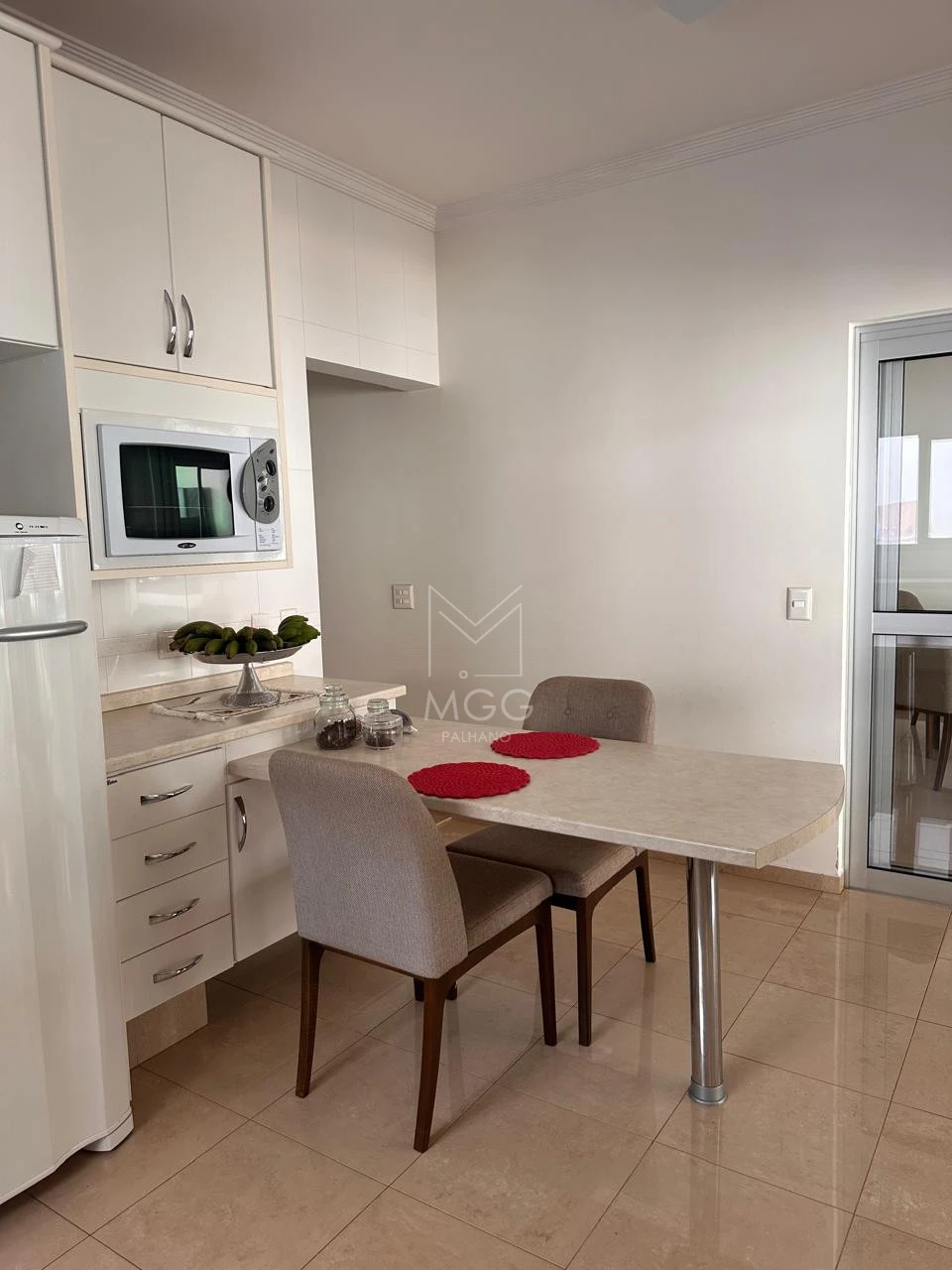 Casa em condomínio Alphaville Jacarandás