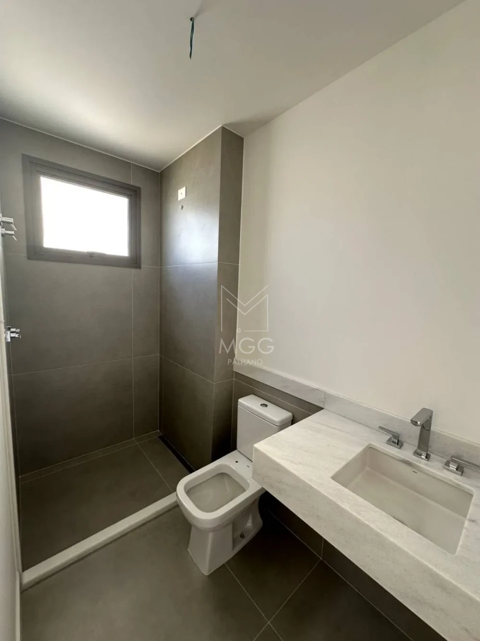 APARTAMENTO EDIFÍCIO HAUSE