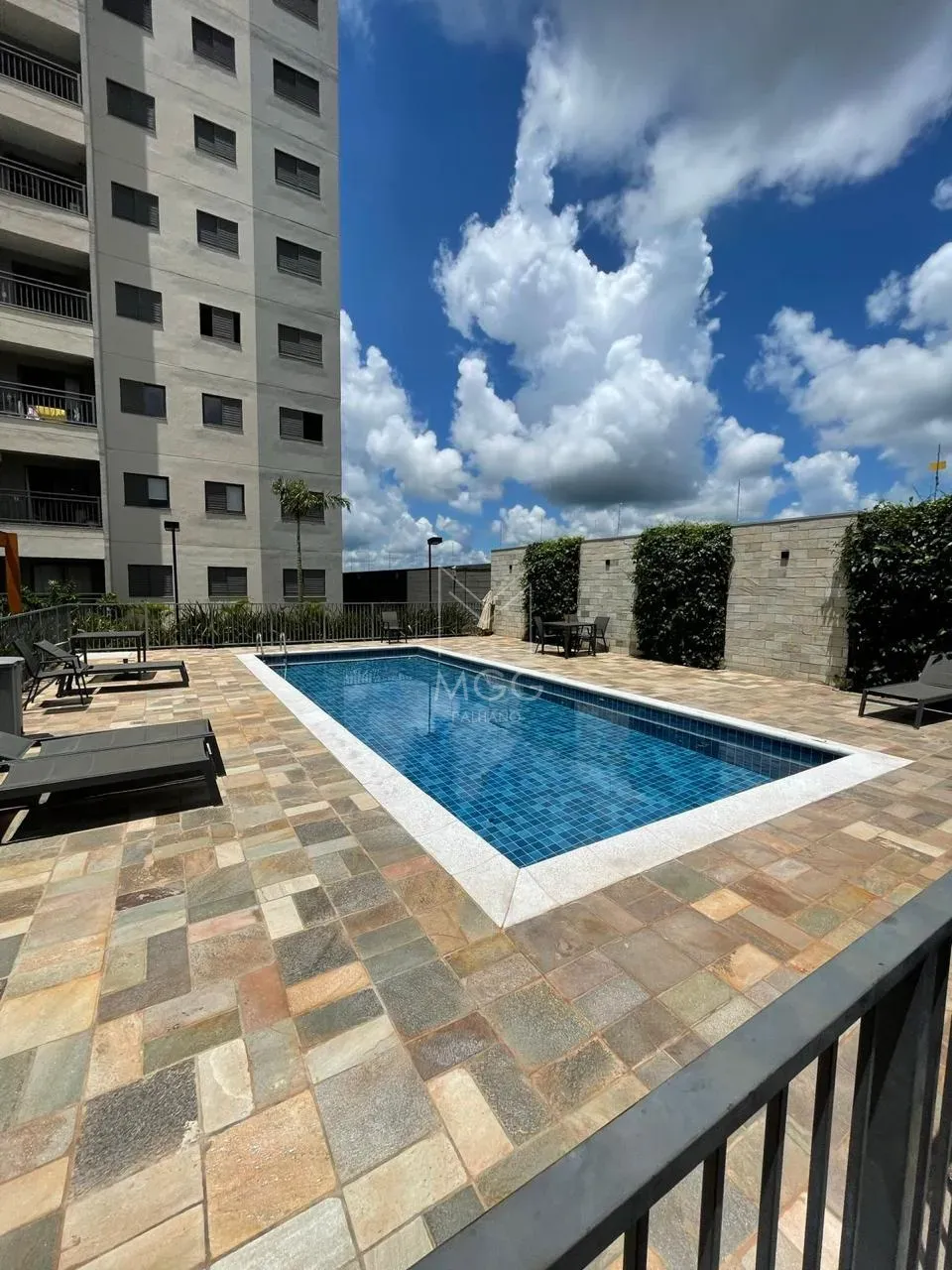 APARTAMENTO EDIFÍCIO CARMEL