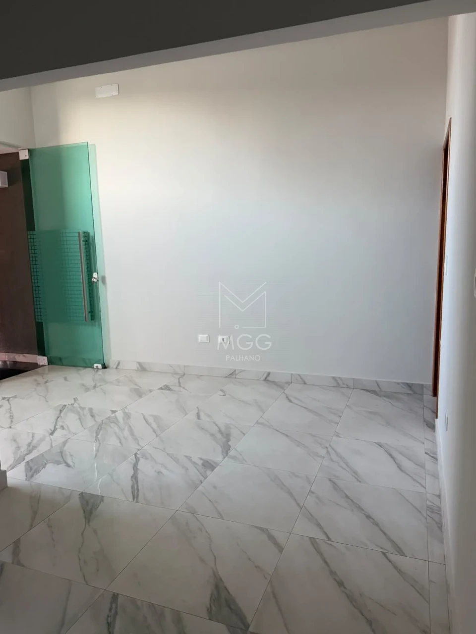 CASA JARDIM MILTON MENEZES - PRÓXIMO AV. ROBERT KOCH