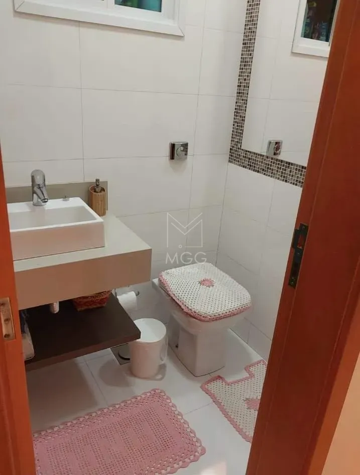 CASA CONDOMÍNIO ARAÇARI