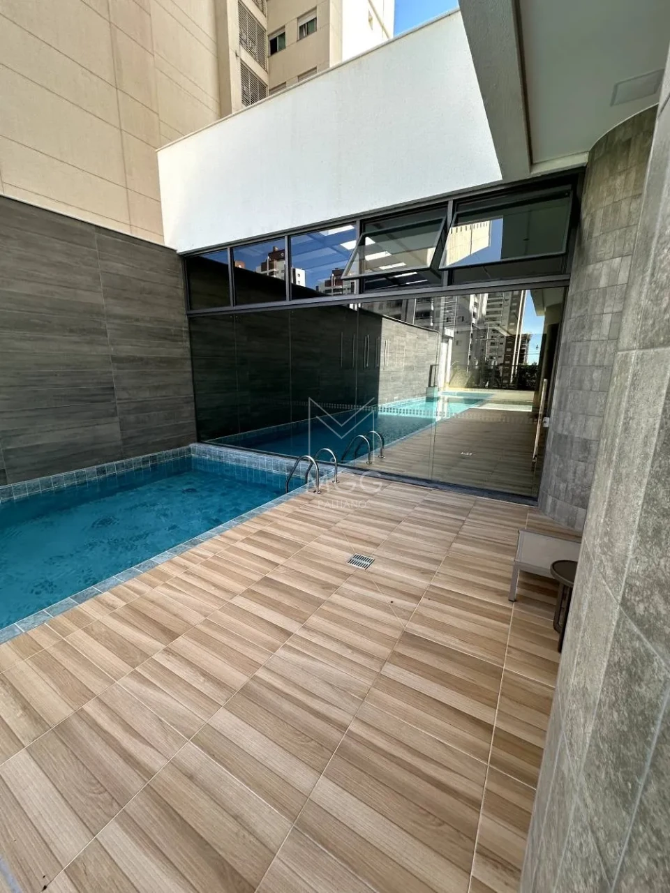 APARTAMENTO EDIFÍCIO HAUSE