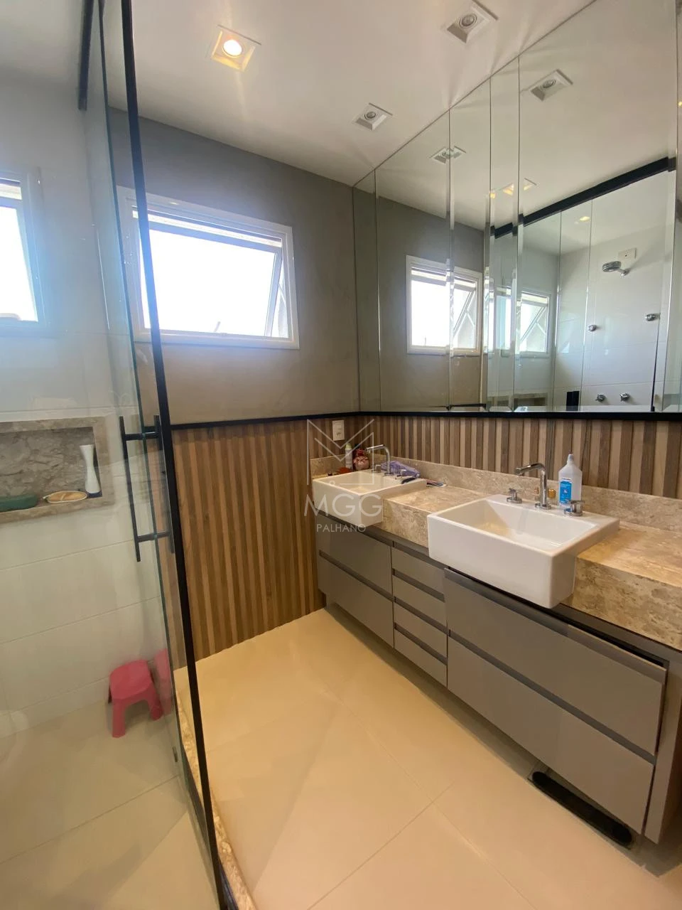 APARTAMENTO EDIFÍCIO ELÉGANCE