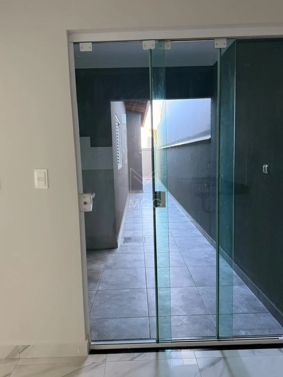 CASA JARDIM MILTON MENEZES - PRÓXIMO AV. ROBERT KOCH