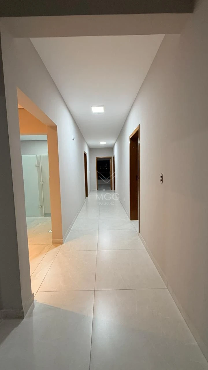 PRÉDIO COMERCIAL
