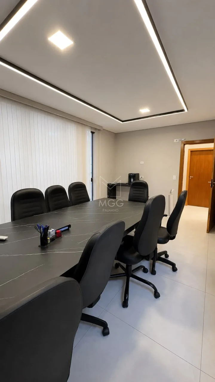 PRÉDIO COMERCIAL