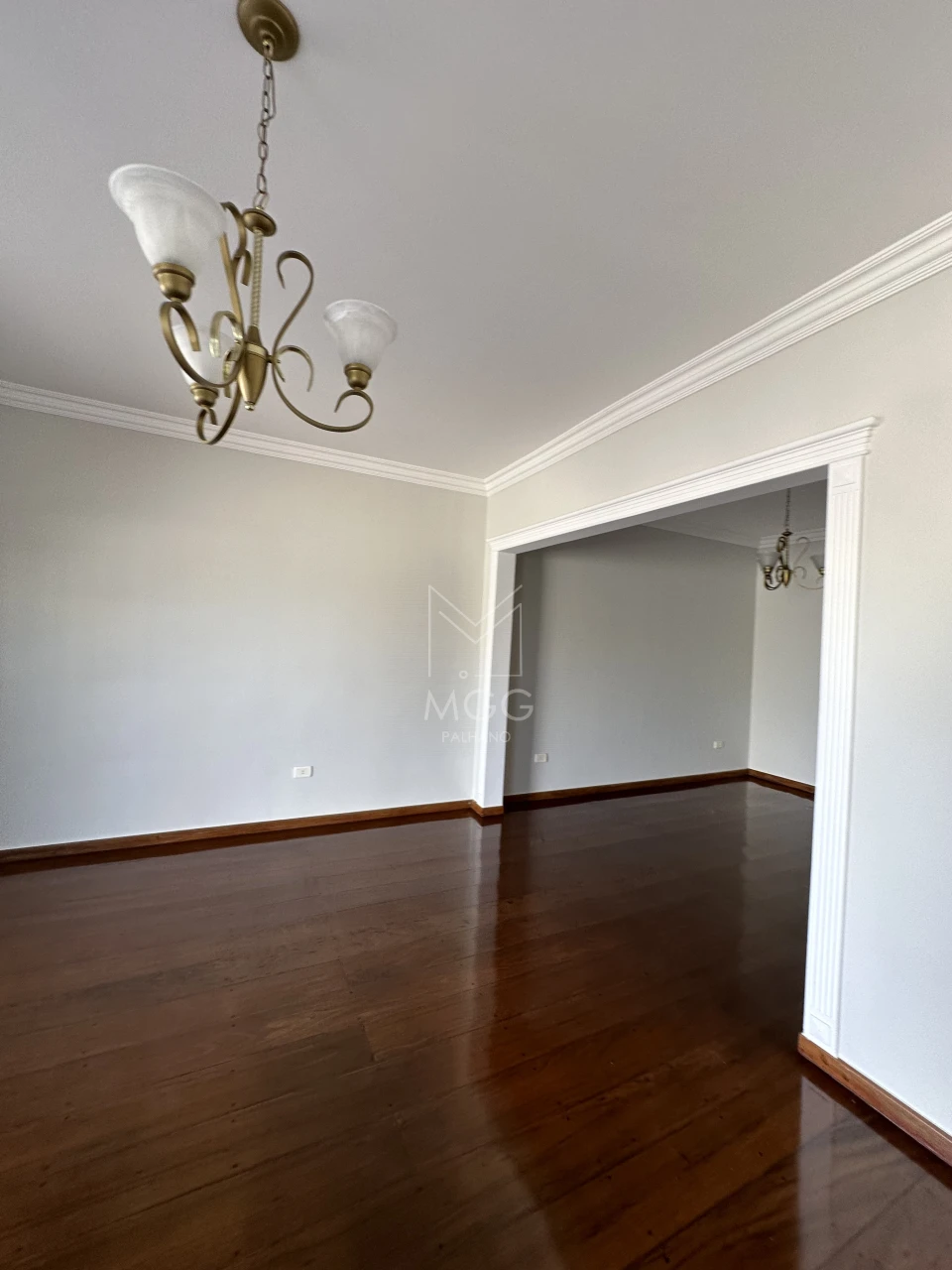 CASA COMERCIAL RUA PARANAGUÁ