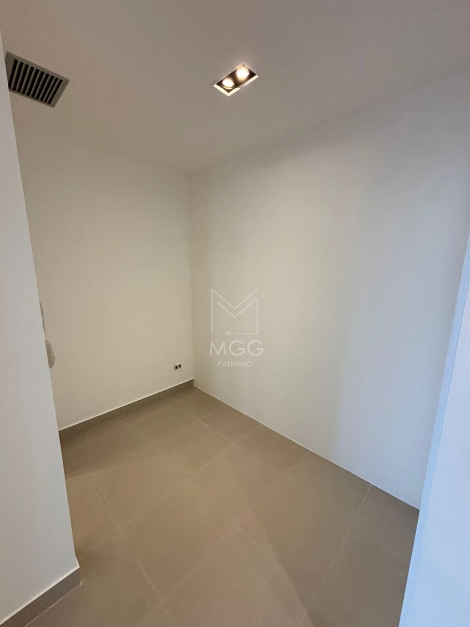 SALA COMERCIAL GENÉVE