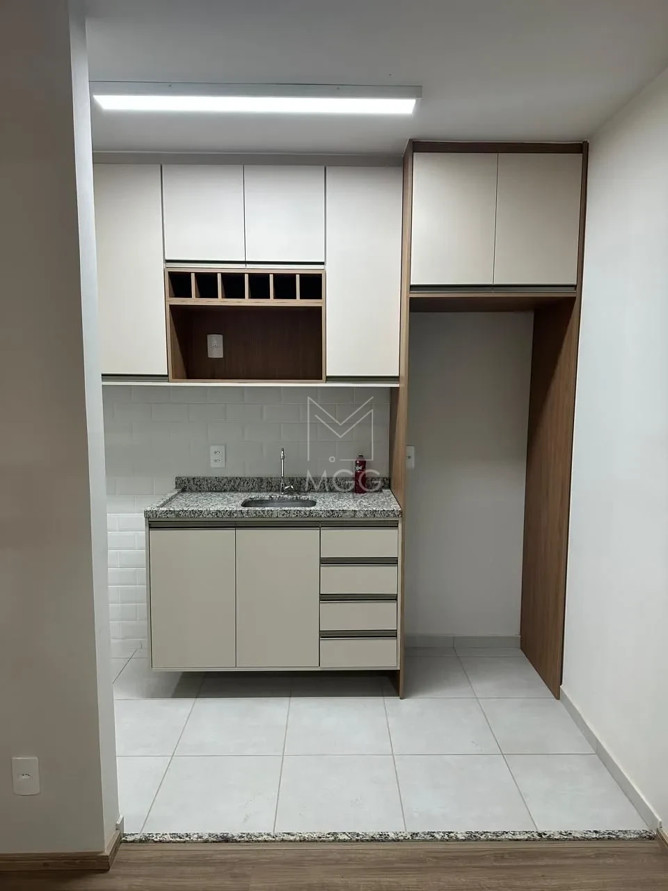 APARTAMENTO EDIFÍCIO CARMEL
