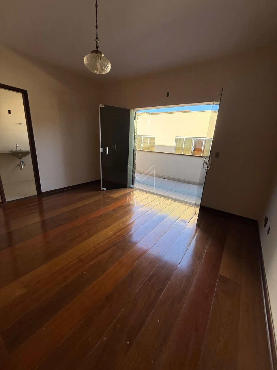 Casa na Rua Deputado Nilson Ribas, nº 1173