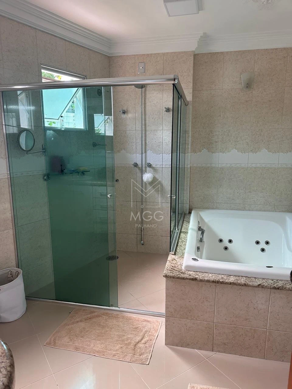 Casa em condomínio Alphaville Jacarandás