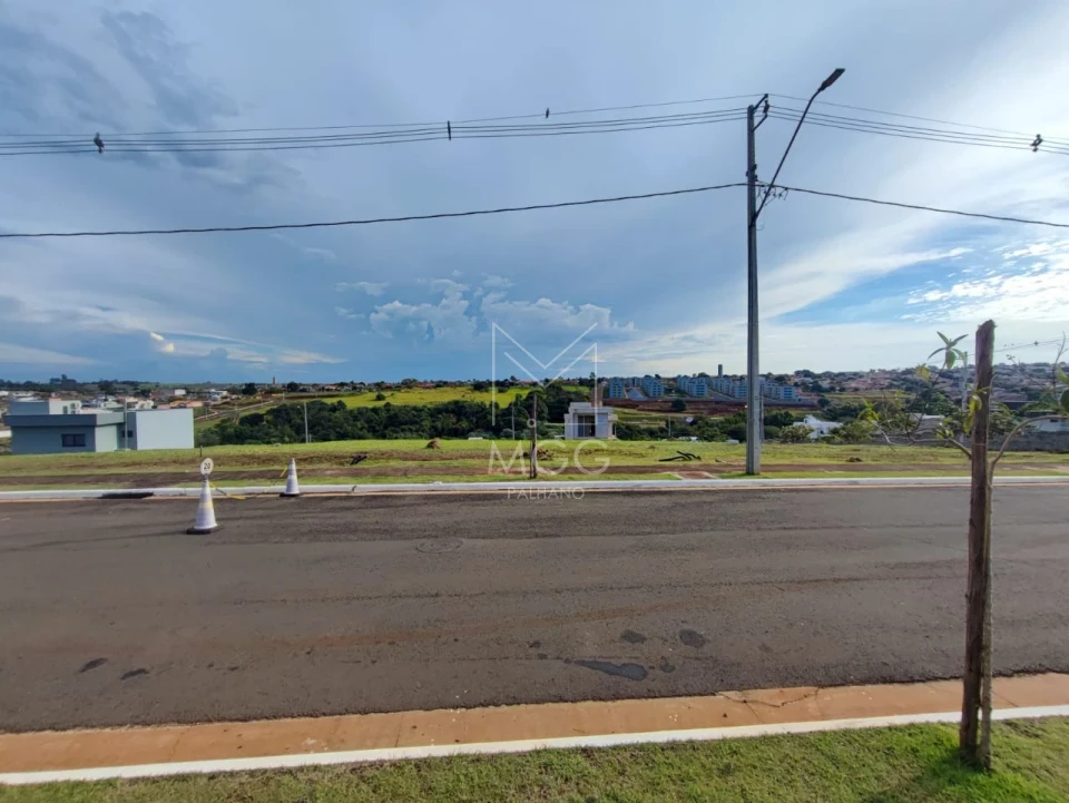 TERRENO CONDOMÍNIO ARAGUARI