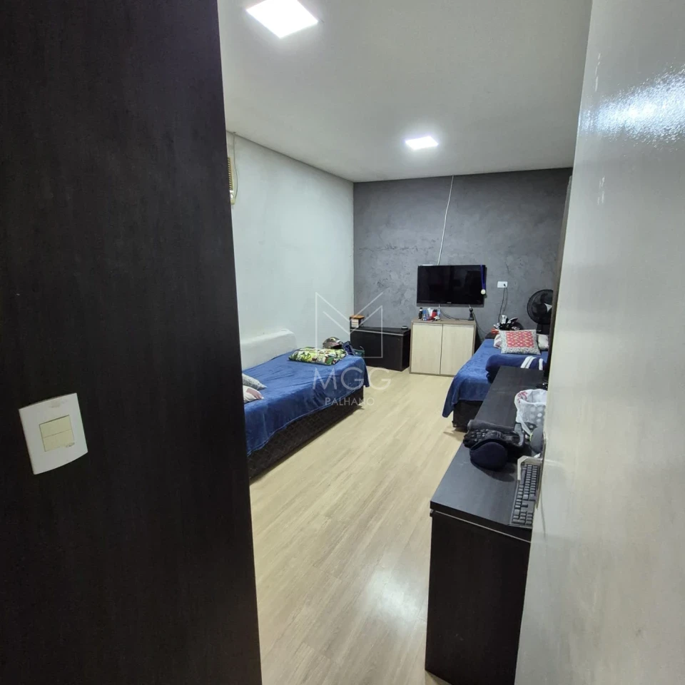 Casa à venda no Jd. Cafezal