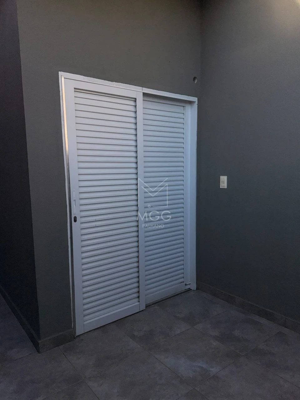 CASA JARDIM MILTON MENEZES - PRÓXIMO AV. ROBERT KOCH