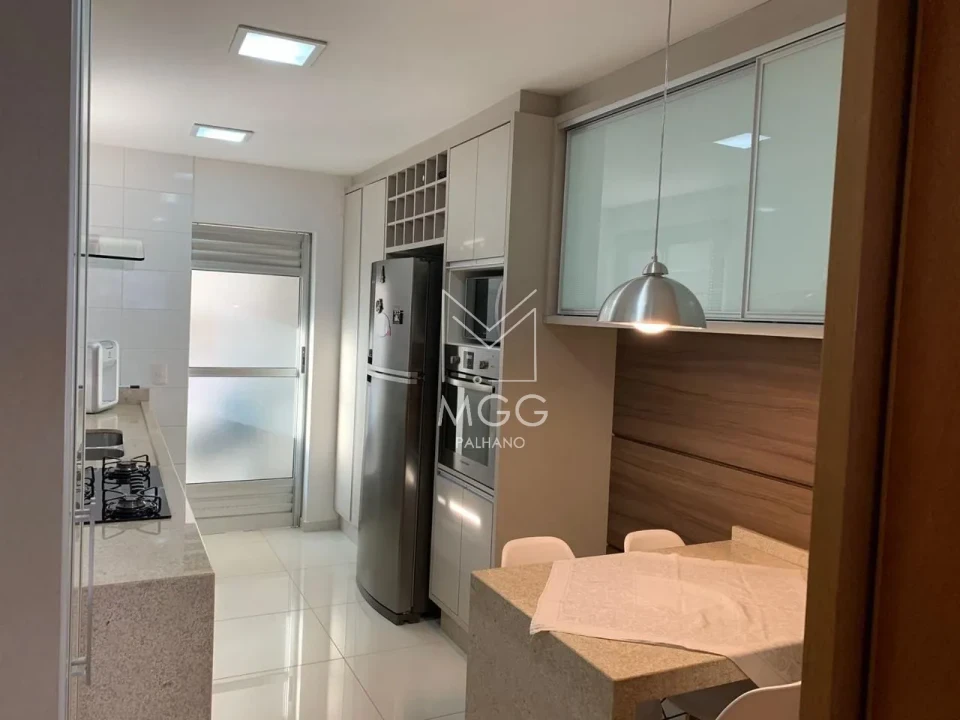 APARTAMENTO EDIFÍCIO FERNANDO PESSOA