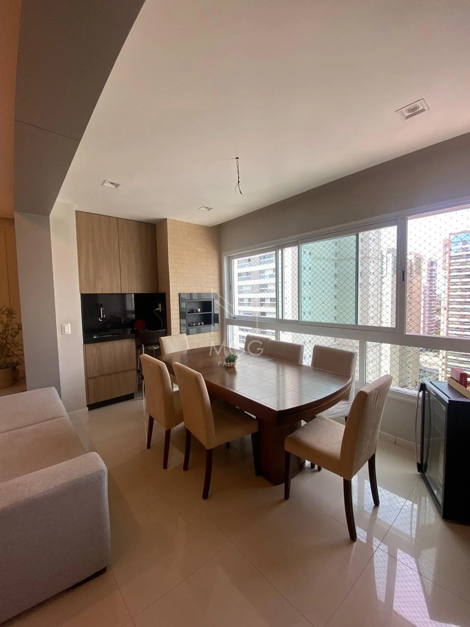 APARTAMENTO EDIFÍCIO ELÉGANCE