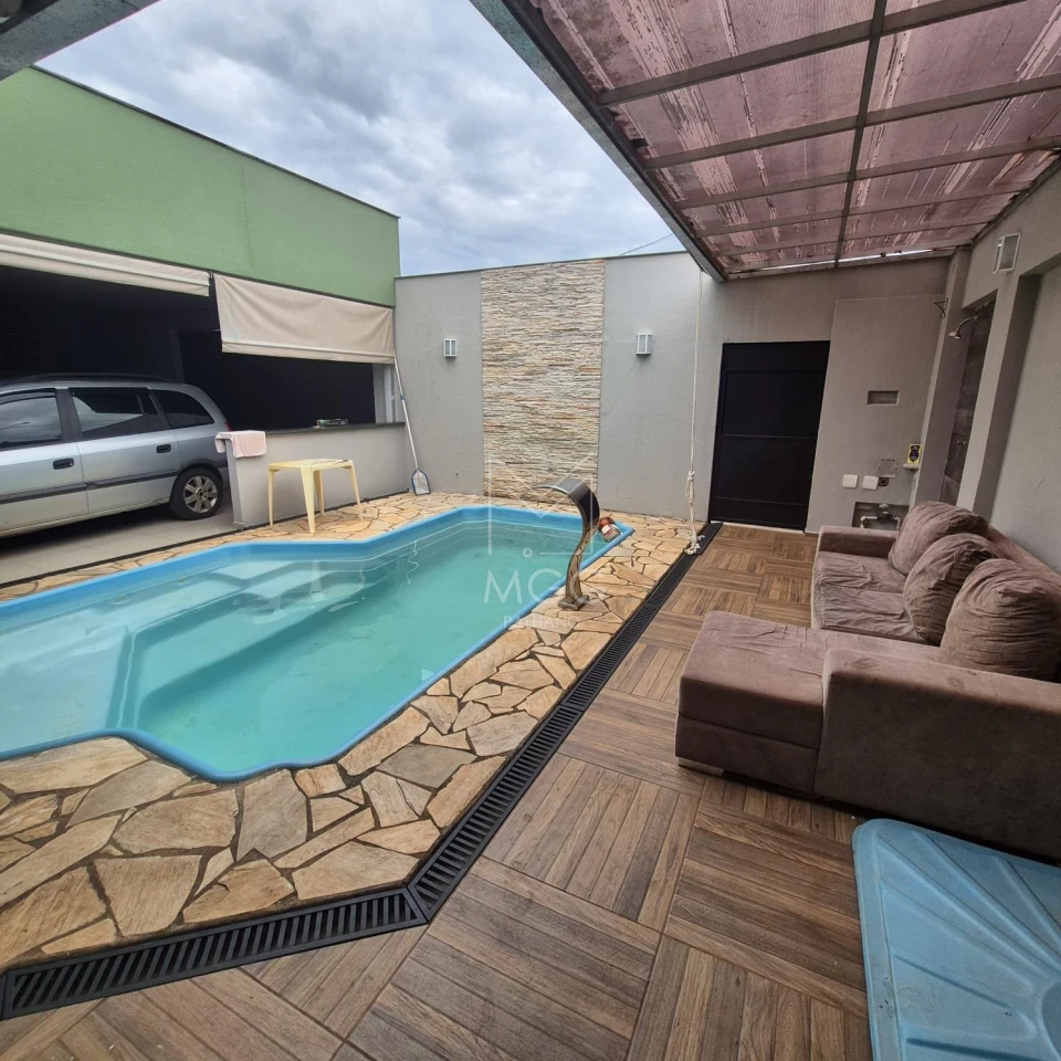 Casa à venda no Jd. Cafezal