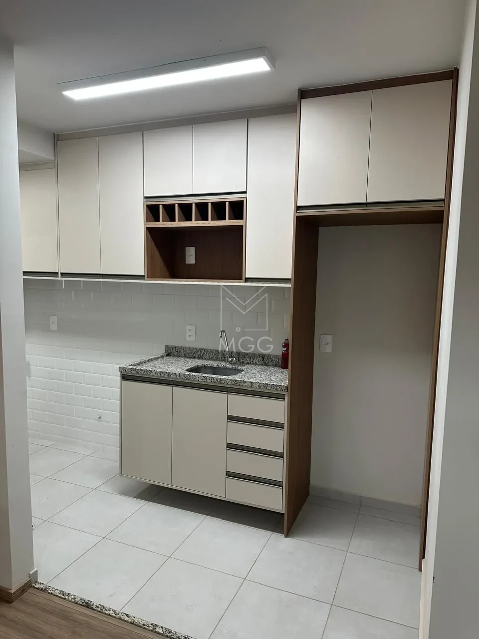 APARTAMENTO EDIFÍCIO CARMEL