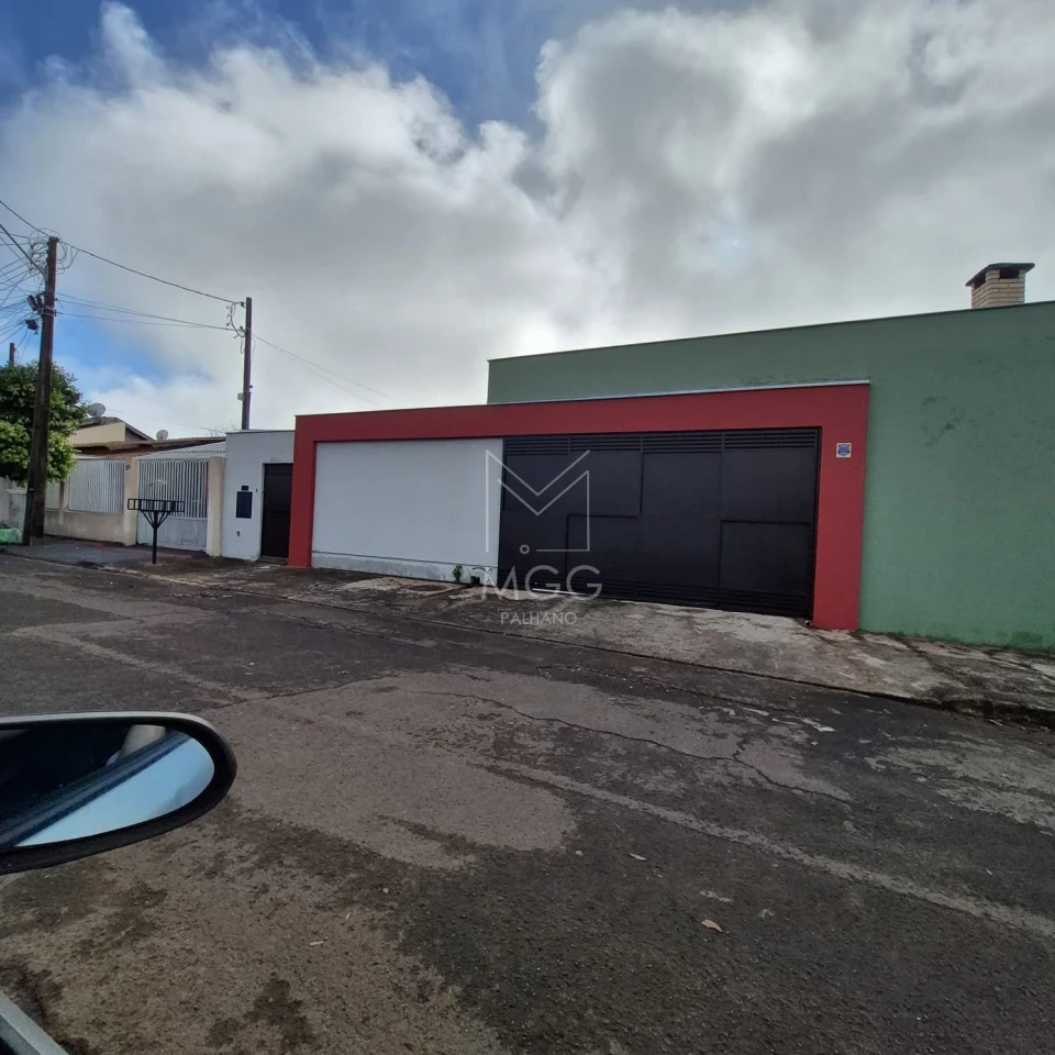 Casa à venda no Jd. Cafezal