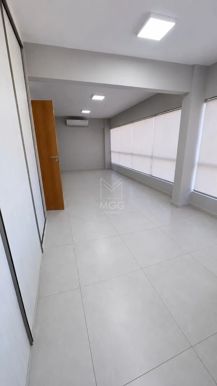 PRÉDIO COMERCIAL